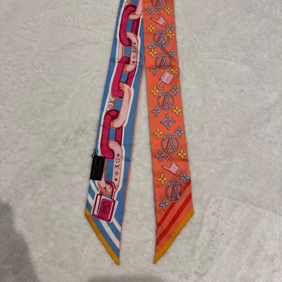 Louis Vuitton Silk Bandeau Scarf – Multicolor Monogram & Chain Print - Picture 3 of 3